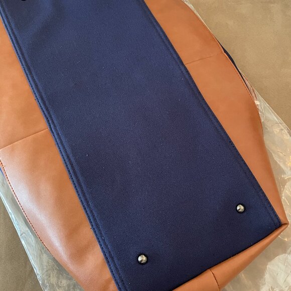THE JOURNEYMAN BAG CO. Brand New Blue Canvas and Leather Travel Duffle - Picture 12 of 16